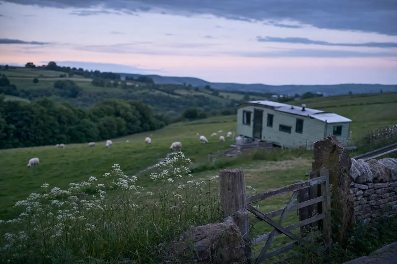 Buying Land to Live in a Caravan or Mobile Home: UK Planning & Legal Guide