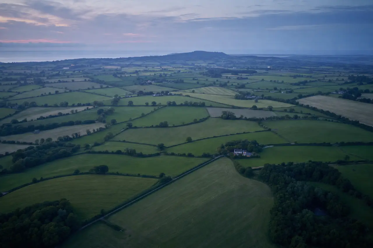 How to Check for Mobile Phone Signal and Internet Coverage Before Buying Land in the UK